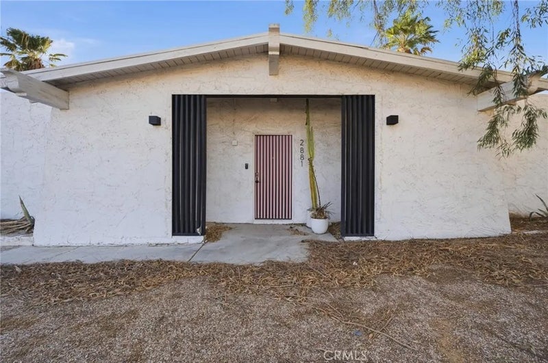 2881 N Cypress Road