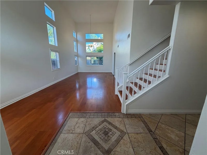 45402 Eagle Crest Lane