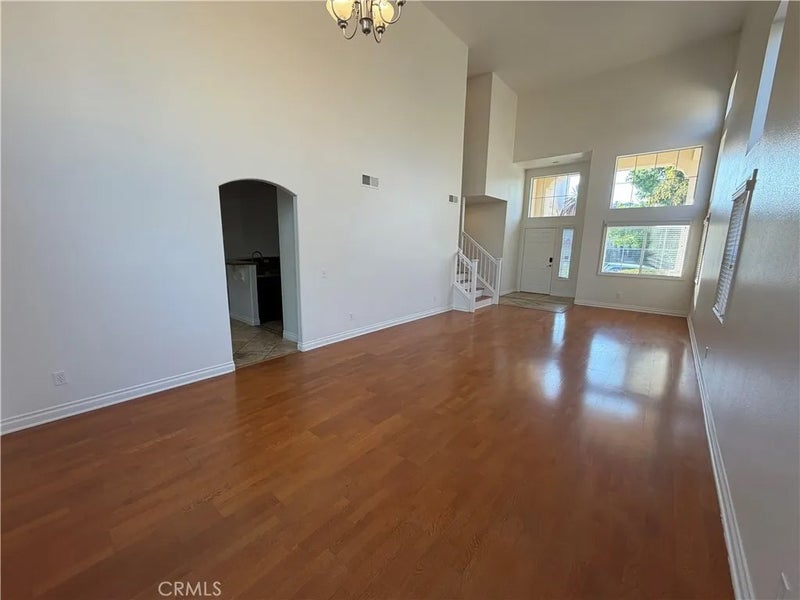 45402 Eagle Crest Lane