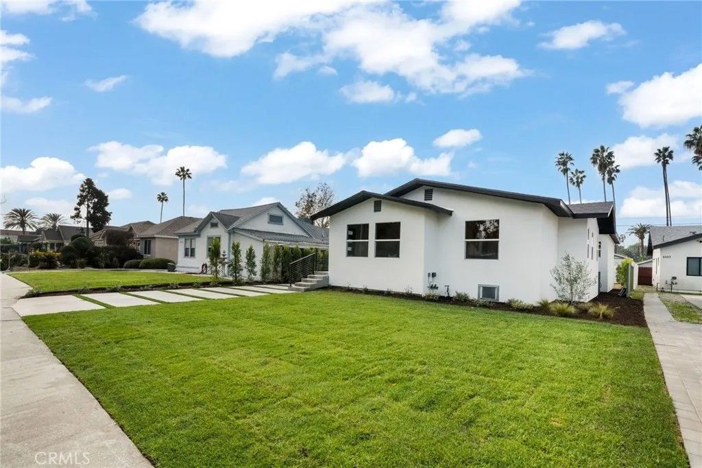 Photo of 5113 5th Avenue, Los Angeles, CA 90043 (MLS # PW25281844)