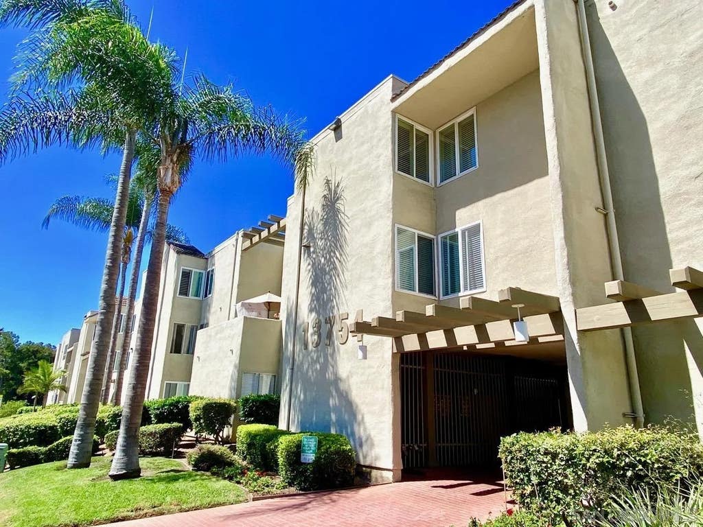 Photo of 13754 Mango Dr #227, Del Mar, CA 92014 (MLS # 260013186)