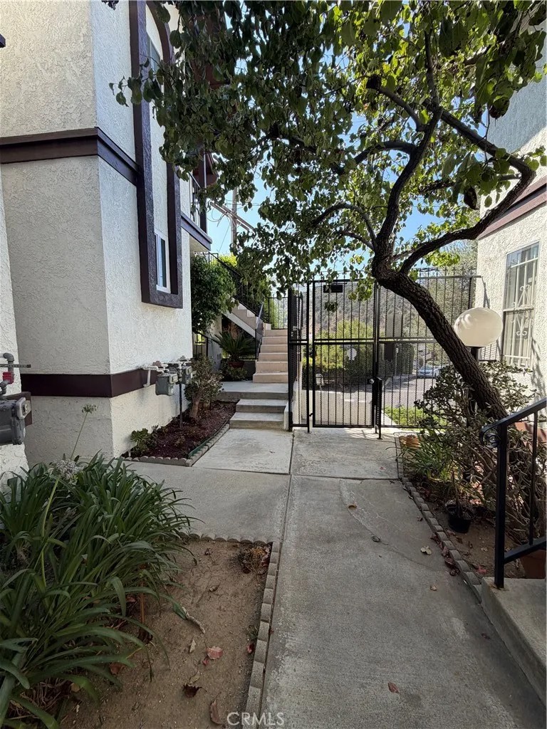 149 S Avenue 54 13