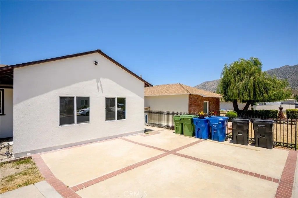 Photo of 10943 Nassau Avenue, Sunland, CA 91040 (MLS # GD25278941)