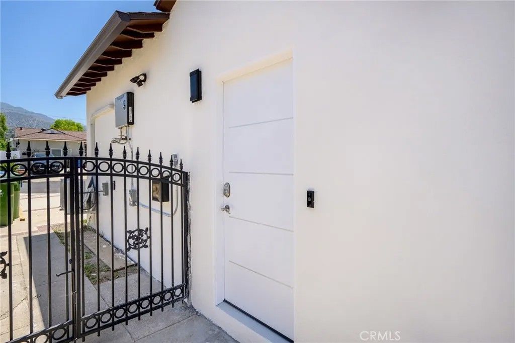 Photo of 10943 Nassau Avenue, Sunland, CA 91040 (MLS # GD25278941)