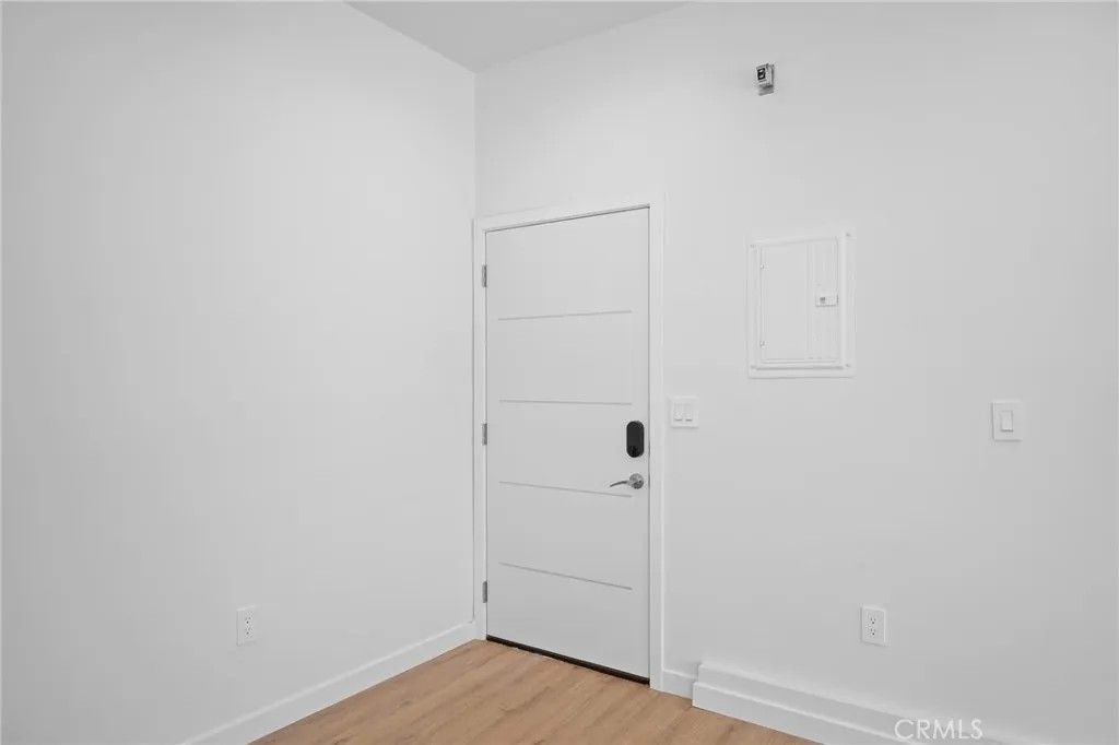 Photo of 10943 Nassau Avenue, Sunland, CA 91040 (MLS # GD25278941)