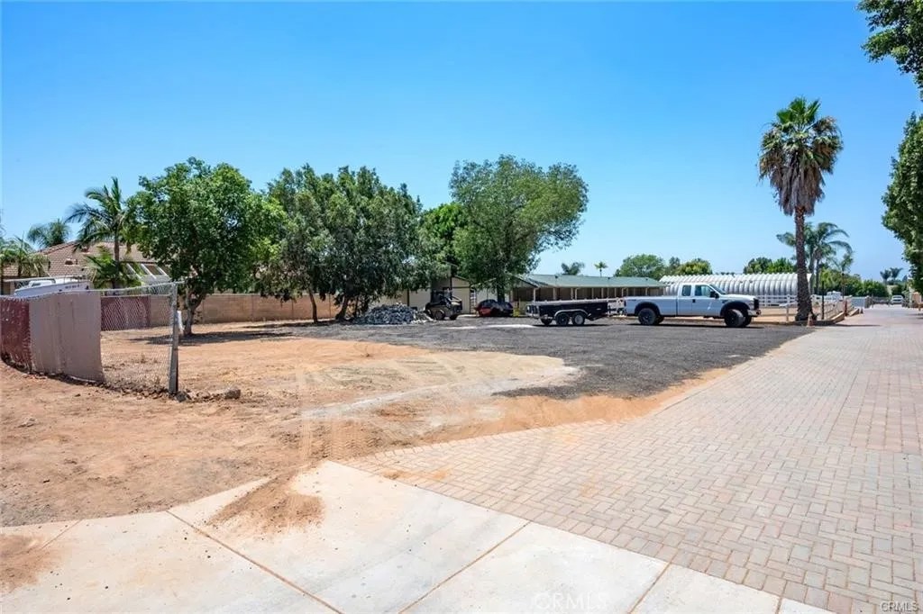 5641 Lakeview
