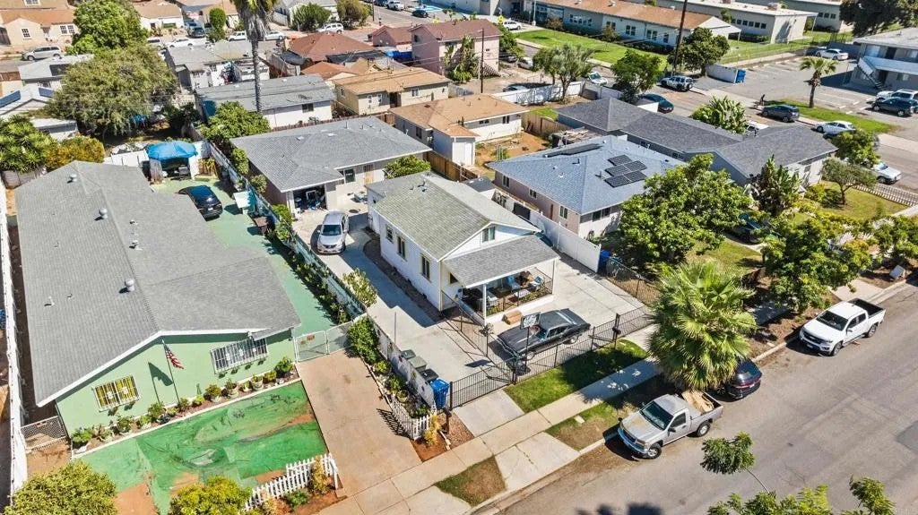 Photo of 139-1/2 Woodlawn Avenue, Chula Vista, CA 91910 (MLS # PTP2604640)