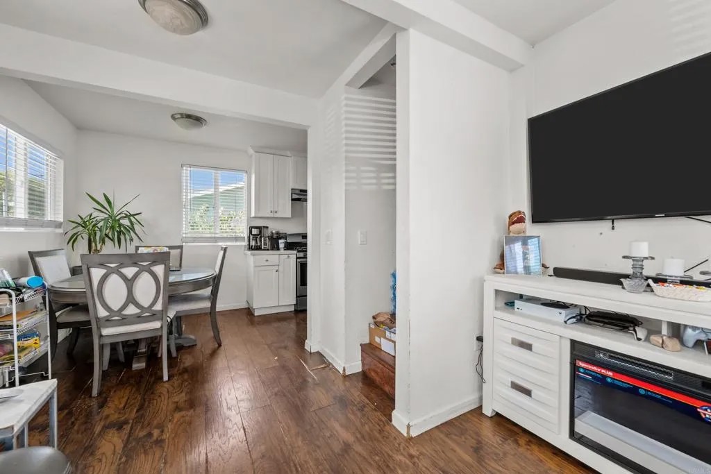 139-1/2 Woodlawn Avenue