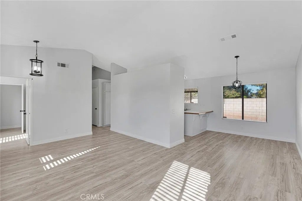 9189 Applewood
