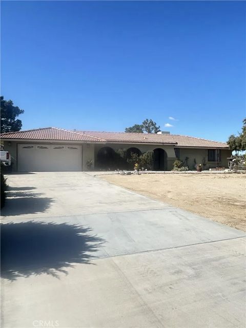 Photo of 16402 Llanada Avenue, Victorville, CA 92394 (MLS # DW26057443)