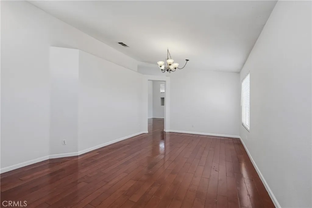 2885 W Calle Vista