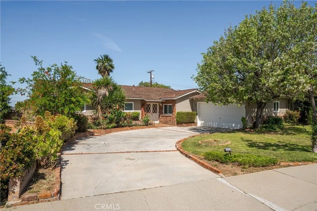 Photo of 525 S Darwood Avenue, San Dimas, CA 91773 (MLS # CV26059084)