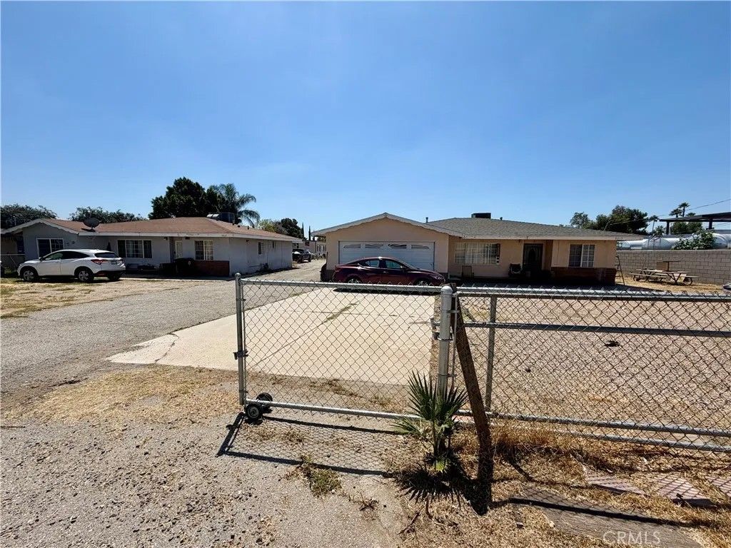 Photo of 19015 Slover Ave, Bloomington, CA 92316 (MLS # CV26081523)