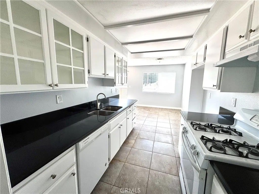 Photo of 579 W 14th St #4, San Pedro, CA 90731 (MLS # PV26058525)