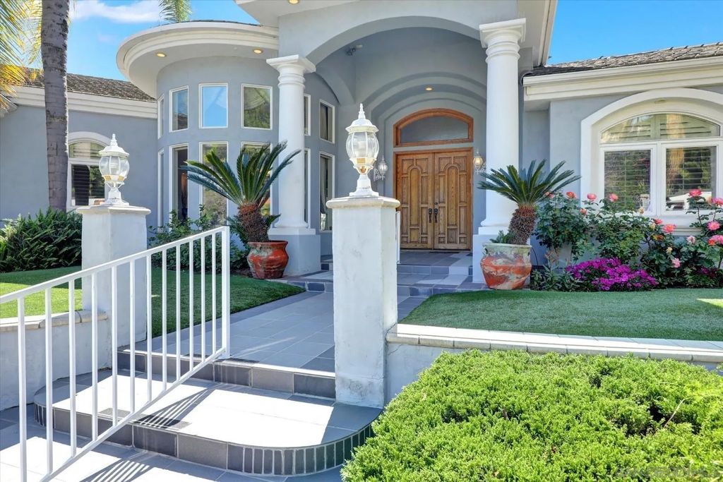 Photo of 6727 Cavite Ct, San Diego, CA 92120 (MLS # 250040765)