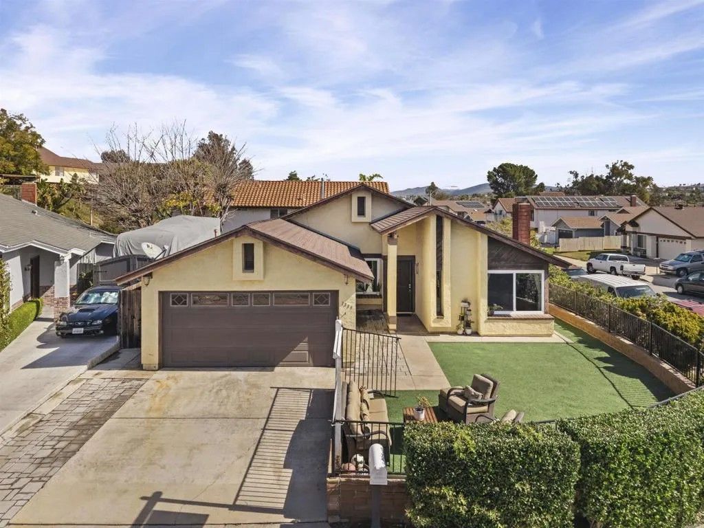 Photo of 1339 Mesa Grande Pl, Chula Vista, CA 91910 (MLS # PTP2601293)