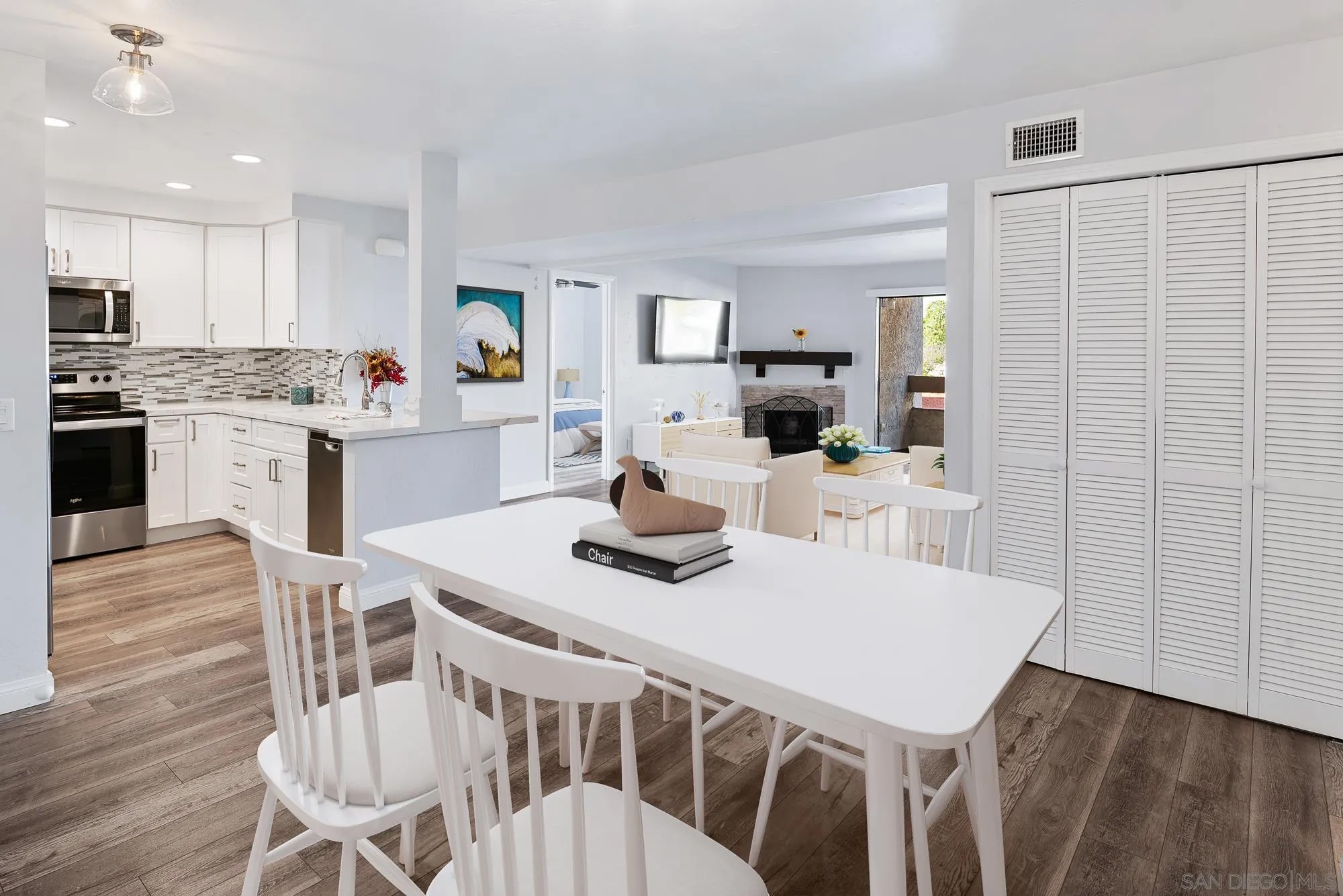 6877 Caminito Mundo 46