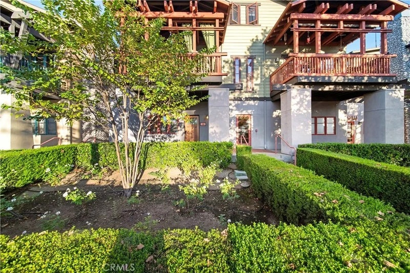 136 N Vermont