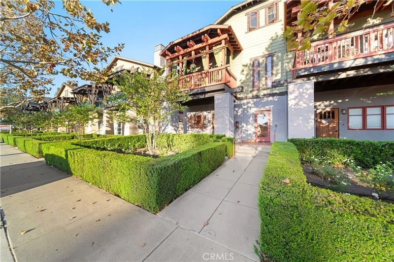 136 N Vermont