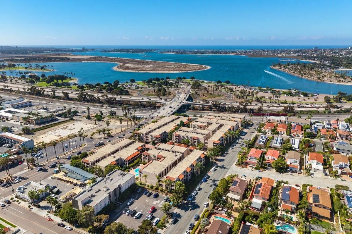 2530 Clairemont Dr 311