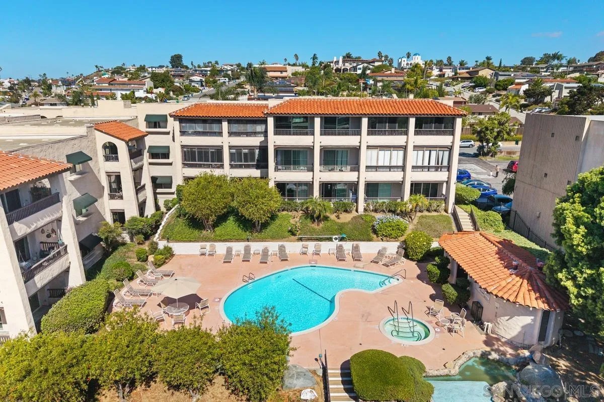 2530 Clairemont Dr 311