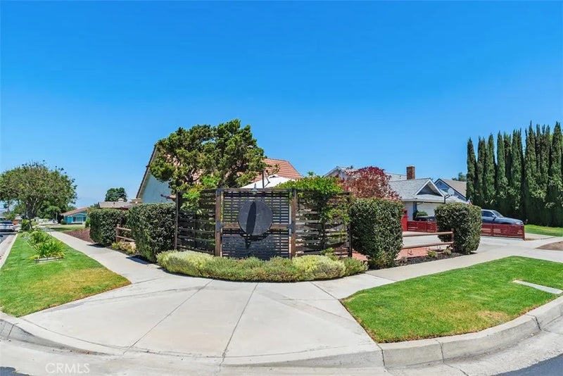 315 E Monterey