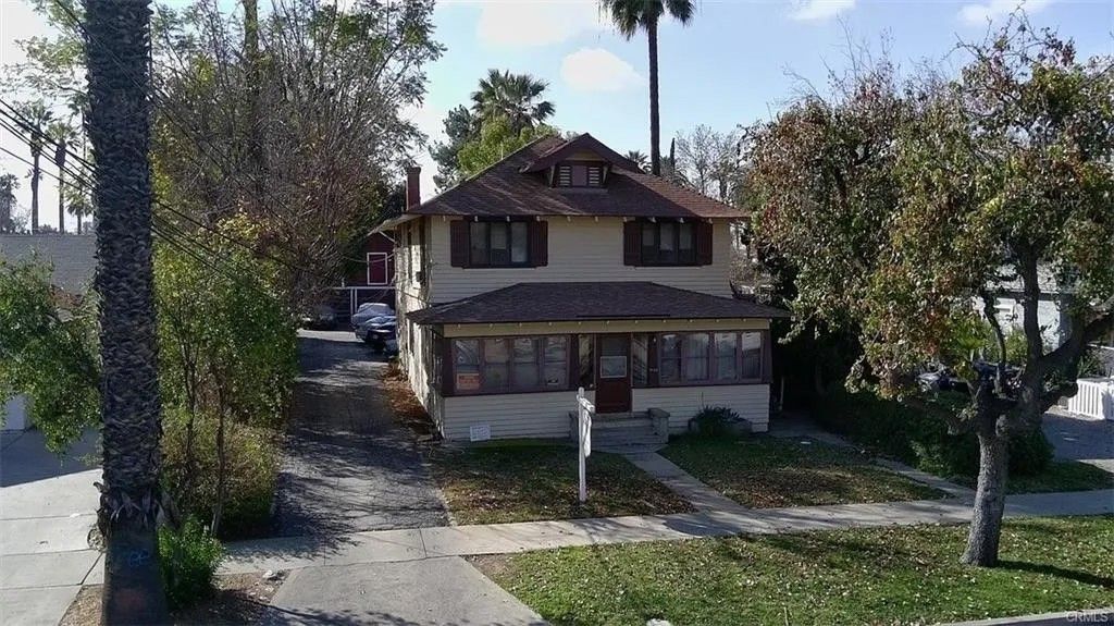 Photo of 2726 5th Street #2, Riverside, CA 92507 (MLS # SW26014762)