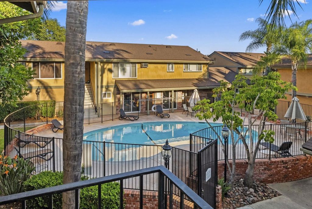 Photo of 4849 Williamsburg Ln #262, La Mesa, CA 91942 (MLS # 250040205)