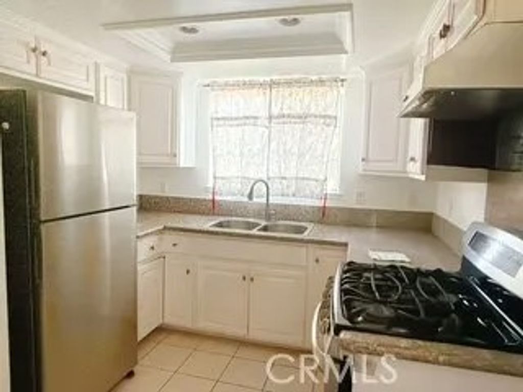 Photo of 49 N Parkwood Ave #12, Pasadena, CA 91107 (MLS # WS26038833)