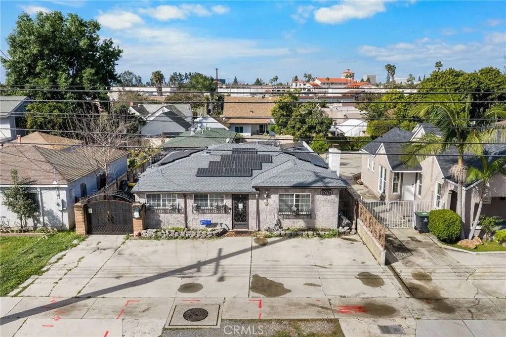 Photo of 626 N Grand Ave, Santa Ana, CA 92701 (MLS # PW26048129)