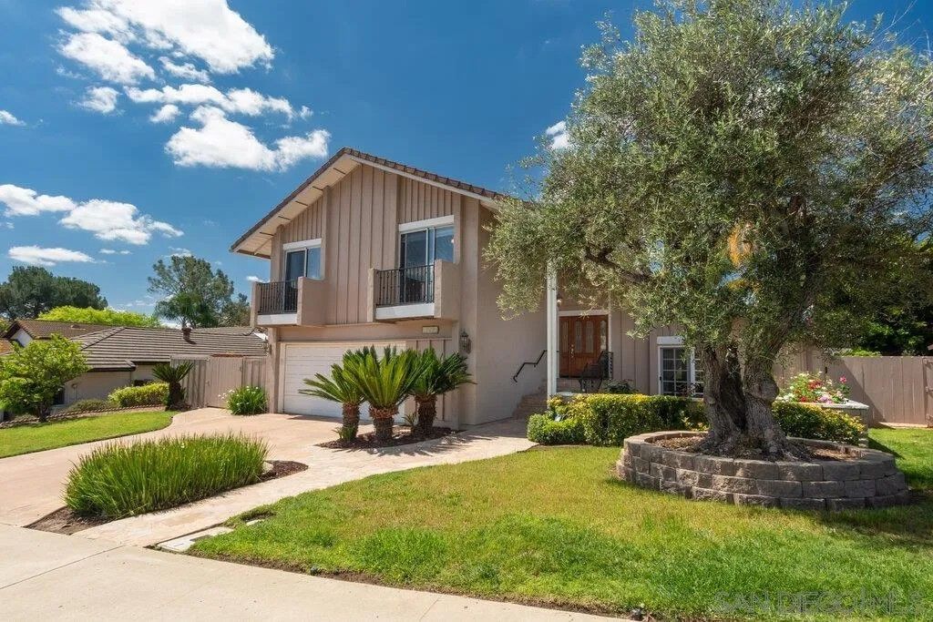 Photo of 12421 Greens East Rd, San Diego, CA 92128 (MLS # 260009110)