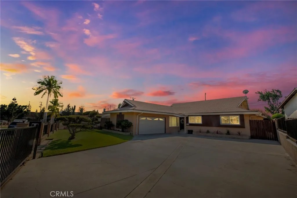 1124 Folkstone Avenue