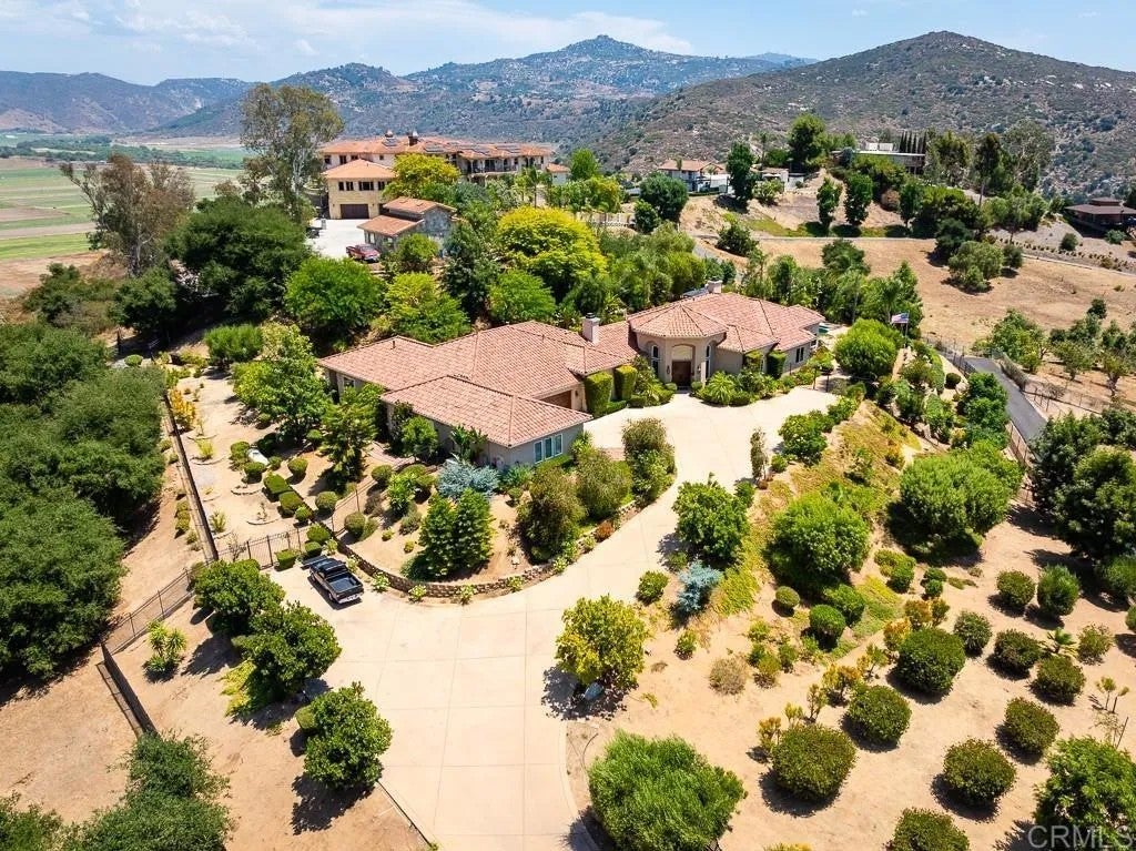 Photo of 14106 Summit Crest, Escondido, CA 92025 (MLS # NDP2609386)