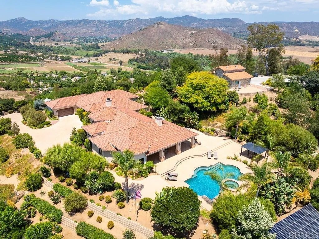 Photo of 14106 Summit Crest, Escondido, CA 92025 (MLS # NDP2609386)