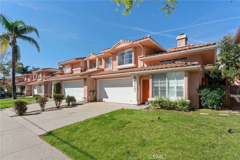 Photo of 7321 Vassar Ave, Canoga Park, CA 91303 (MLS # SR26055641)