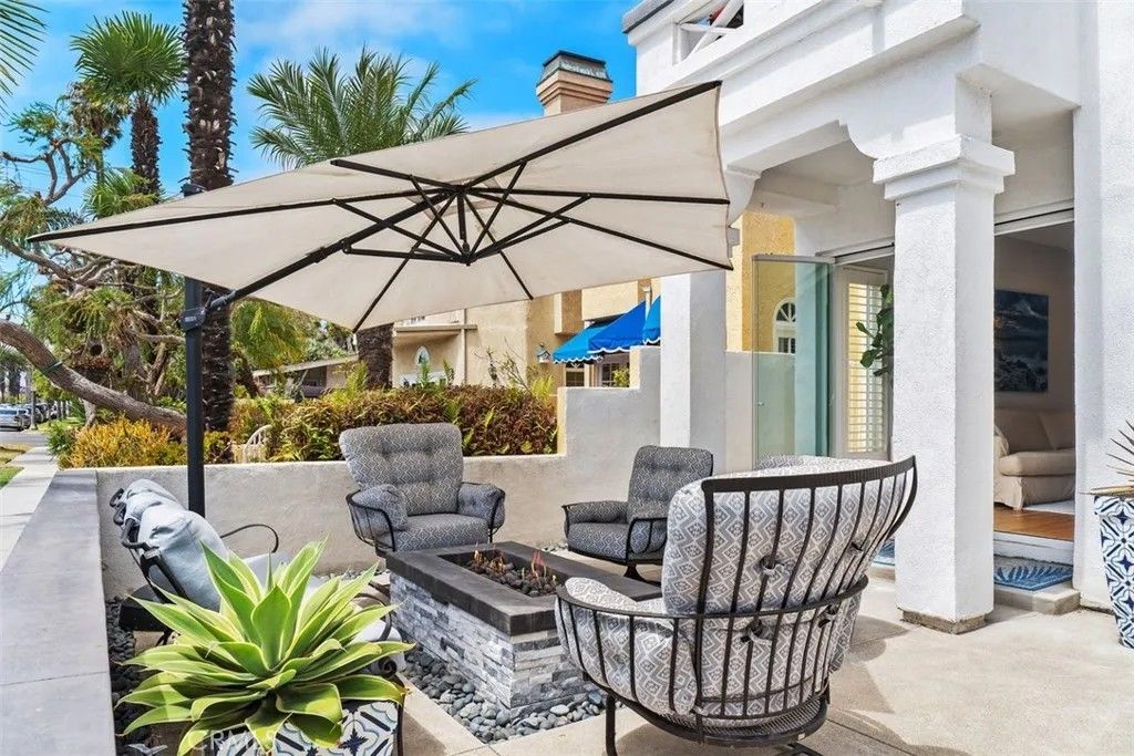 Photo of 509 11th Street, Huntington Beach, CA 92648 (MLS # OC25267816)