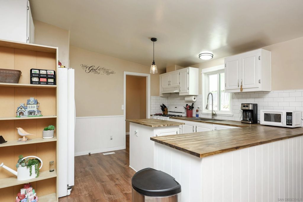 Photo of 500 Rancheros Dr #1, San Marcos, CA 92069 (MLS # 260012213)