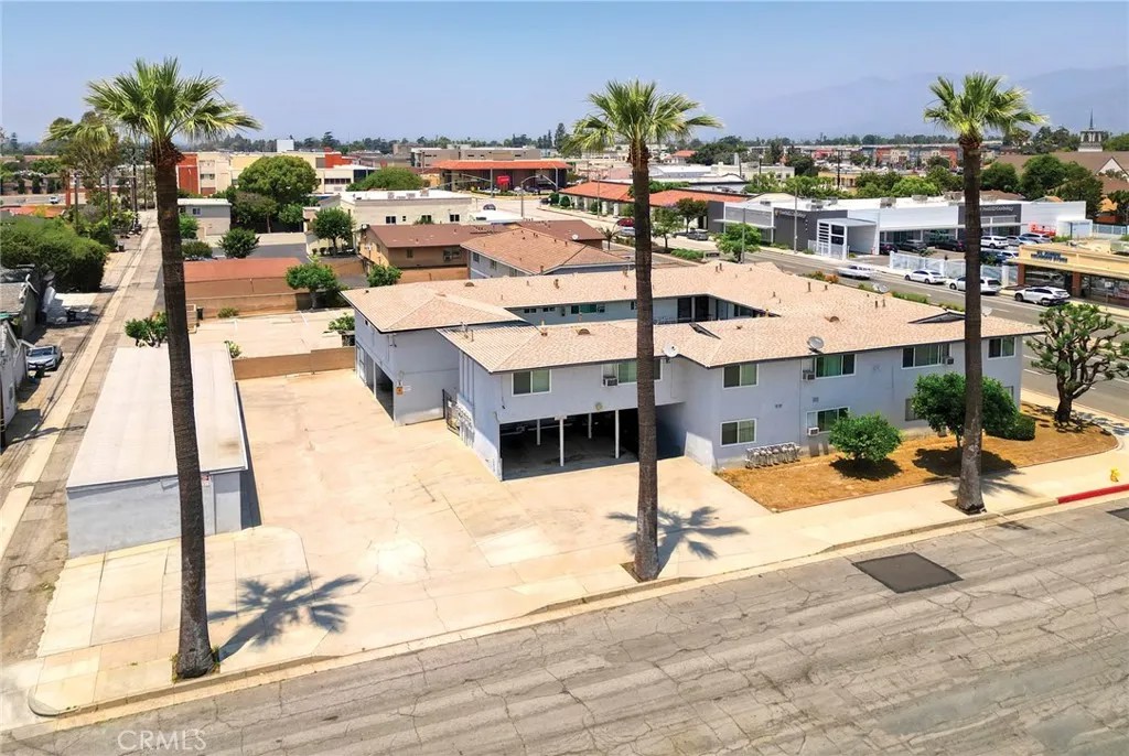 270 E Badillo Street