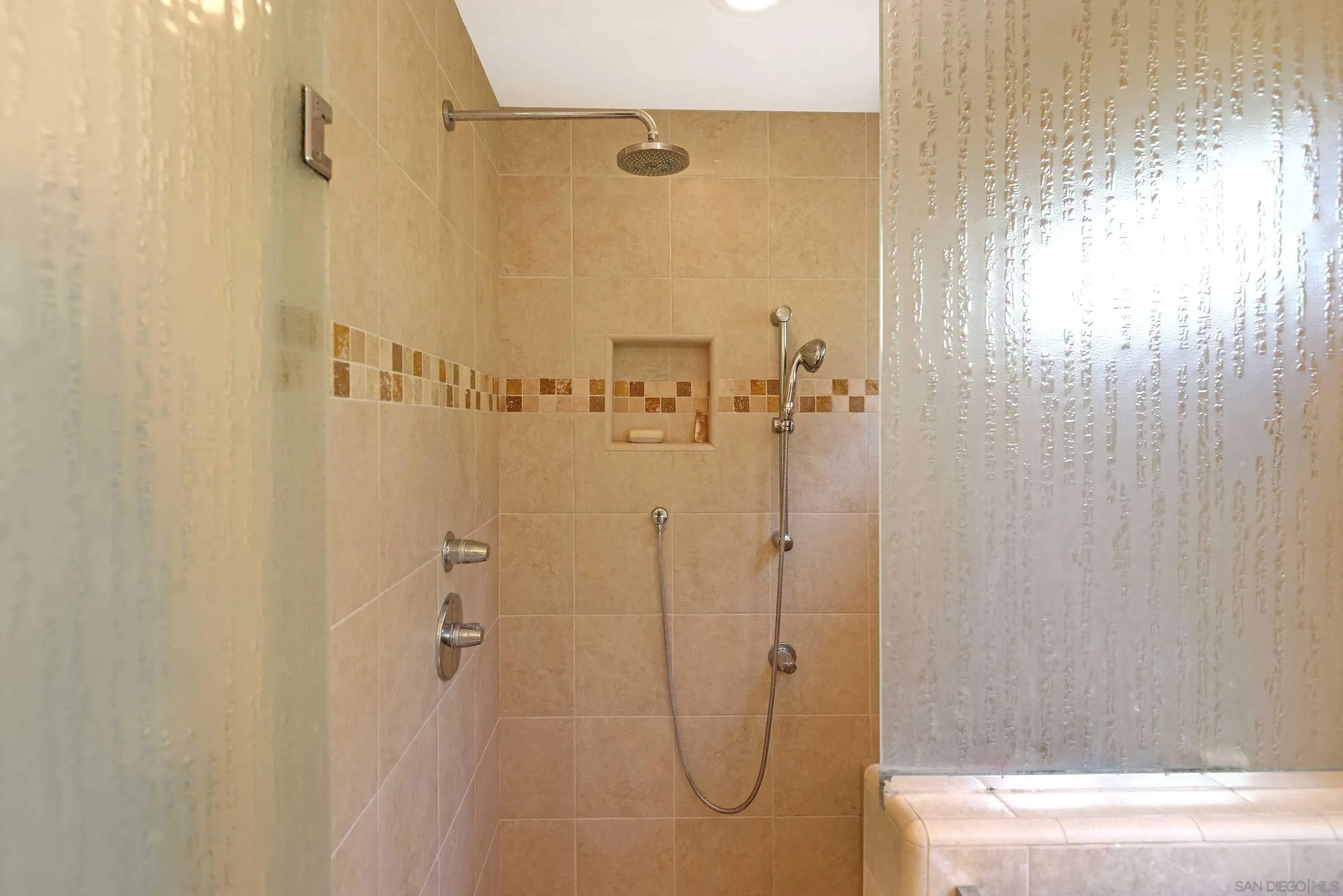 Del Mar, California 92014, United States, 3 Bedrooms Bedrooms, ,2 BathroomsBathrooms,Residential,Active,191045