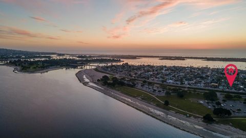 3634 Crown Point Dr San Diego CA 92109