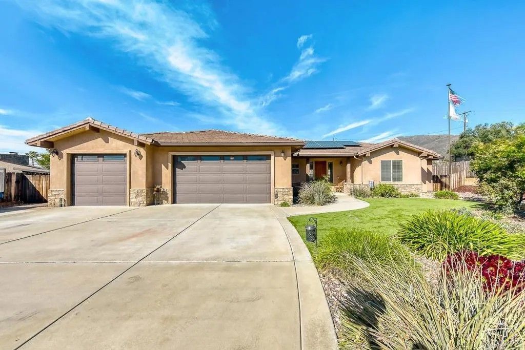 Photo of 2918 Viejas View Place, Alpine, CA 91901 (MLS # NDP2601340)