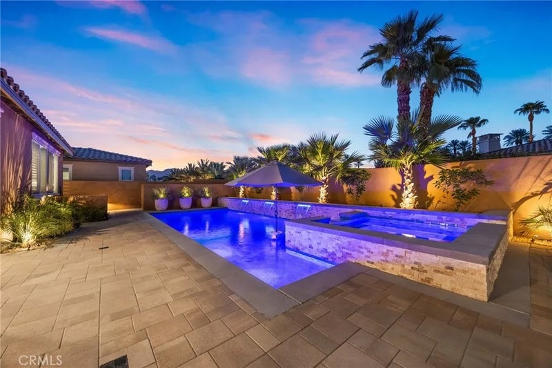 81916 Mission Palms