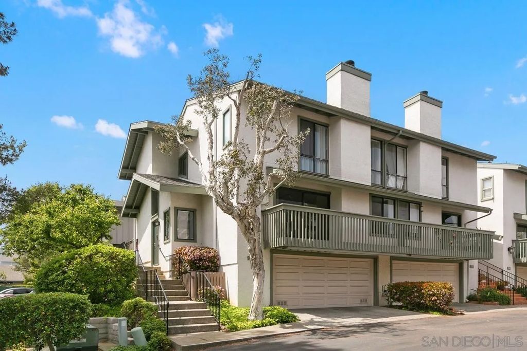 Photo of 3338 Caminito Vasto, La Jolla, CA 92037 (MLS # 250045853)