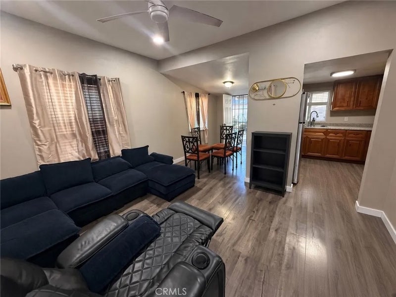 712 W 54th
