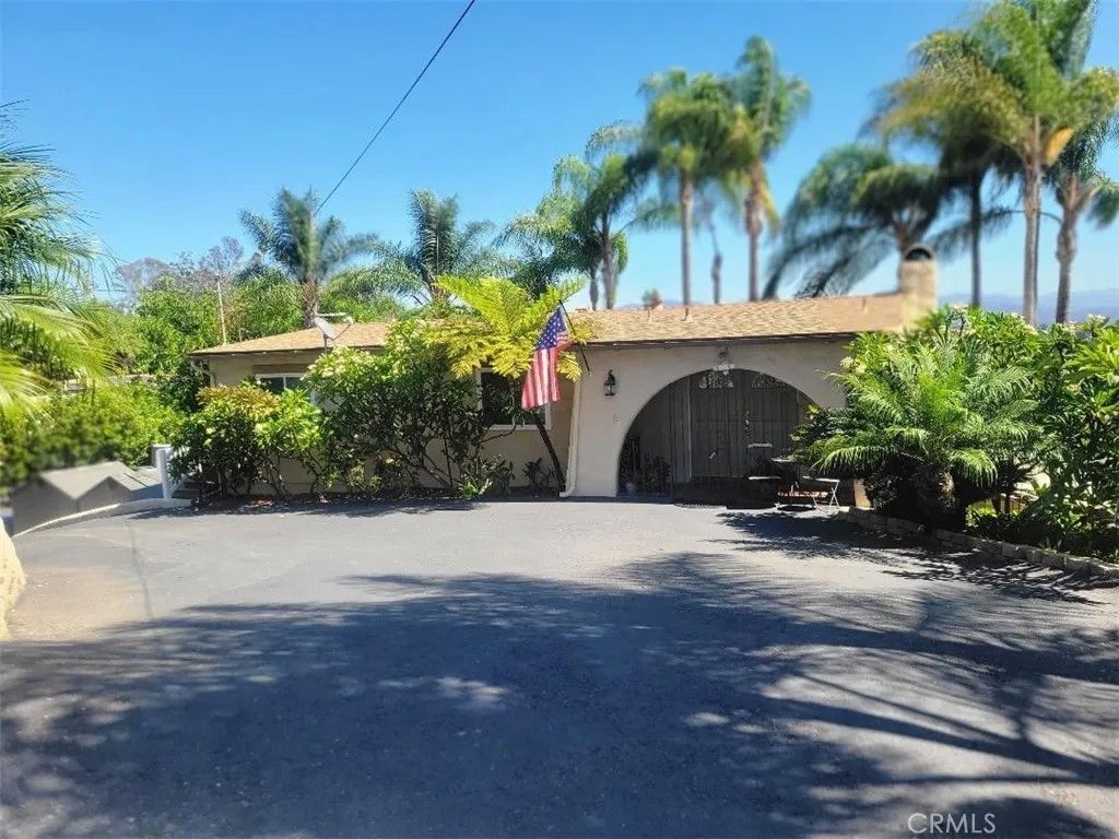 Photo of 10549 Queen Avenue, La Mesa, CA 91941 (MLS # SW25231058)