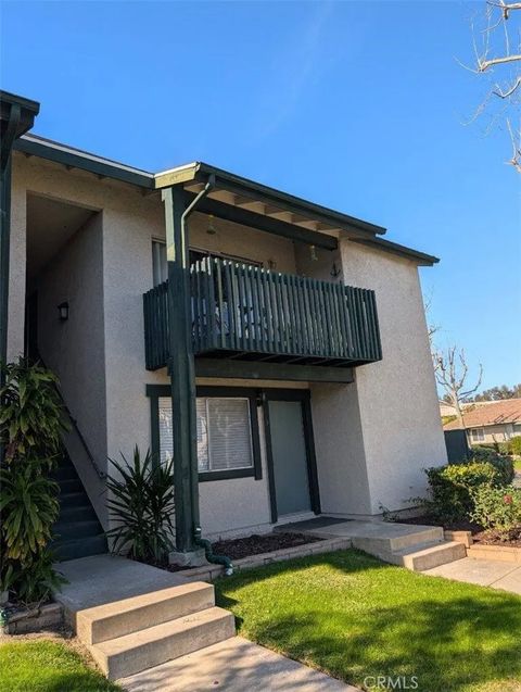 Photo of 23298 Orange Ave Unit#4 Ave, Lake Forest, CA 92630 (MLS # CV26032256)