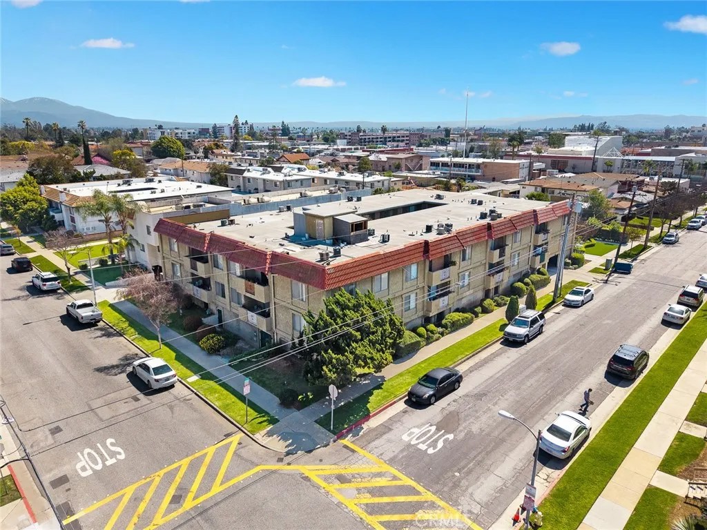 120 W Grand Avenue