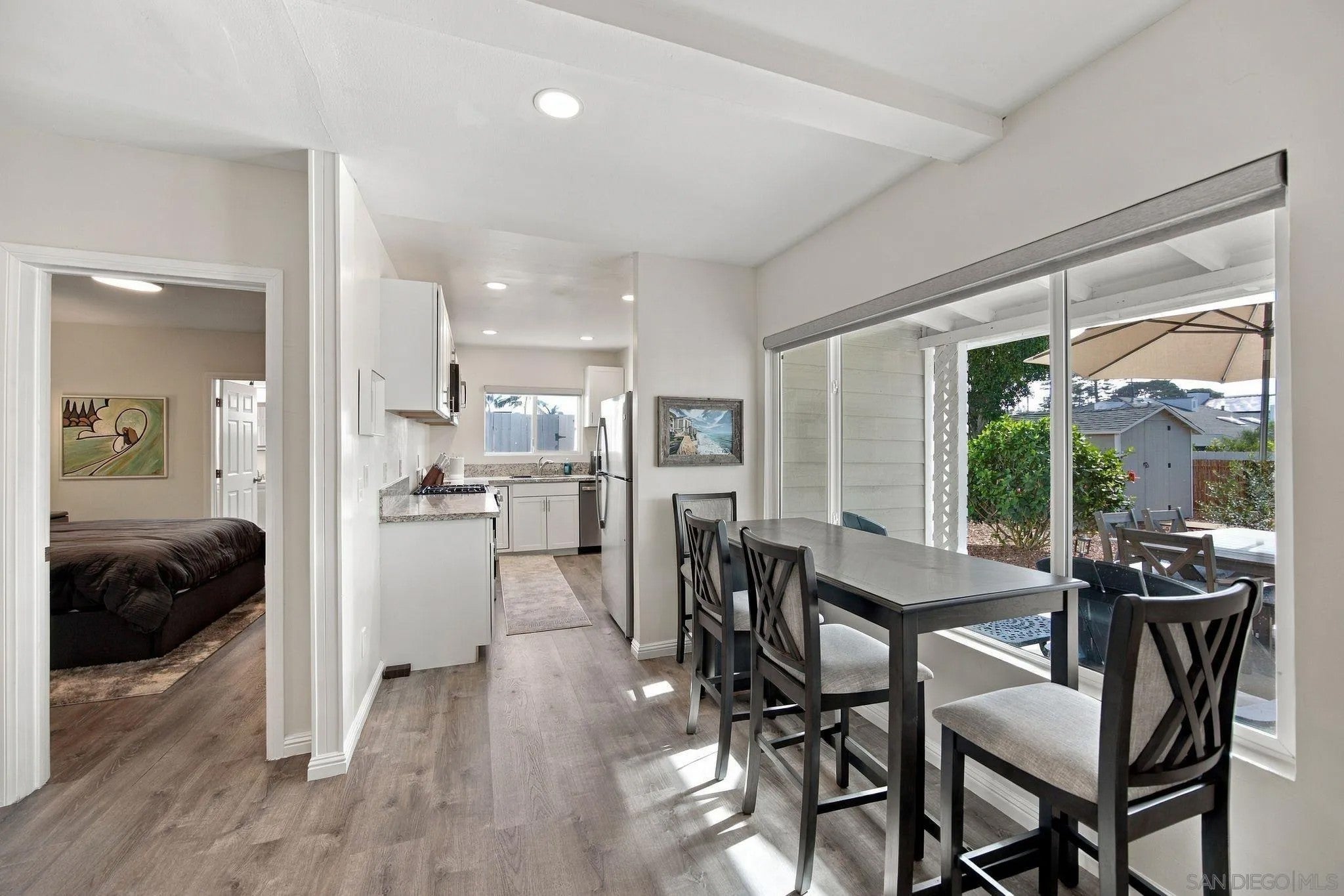 312 N Acacia Ave