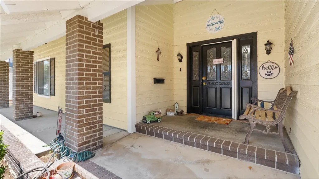 25642 Chimney Rock