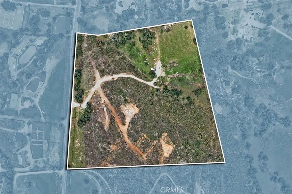 Photo of 39948 Avenida La Cresta, Murrieta, CA 92562 (MLS # SW25219033)